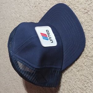Vintage United Airlines trucker hat